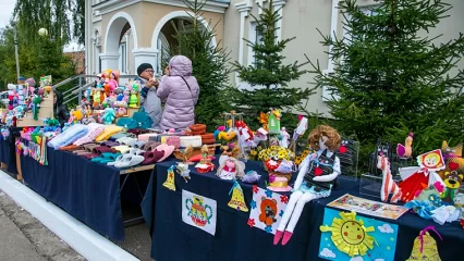 В Нижнекамске собирают поделки на ярмарку для помощи мобилизованным - НТР 24