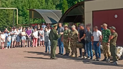 13 жителей Нижнекамска убыли на контрактную службу в подразделениях ЦВО и ВВО