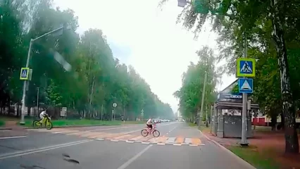 Нижнекамец снял на видеорегистратор нарушение ПДД детьми - НТР 24