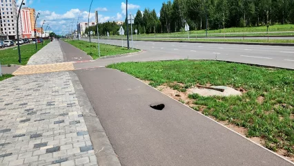 Нижнекамцам объяснили, почему произошёл провал на велосипедной дорожке по пр. Шинников - НТР 24