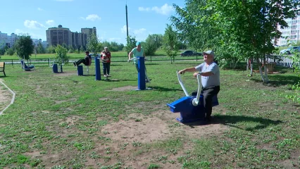 Нижнекамцы рассказали, как своими силами превратили двор в небольшой парк - НТР 24