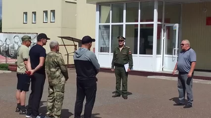 Еще четыре нижнекамца отправились на военную службу по контракту