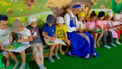 Нижнекамские библиотекари устроили детям «сказочное» путешествие - НТР 24