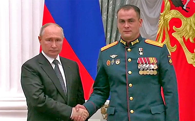 Владимир Путин лично наградил участника СВО из Татарстана