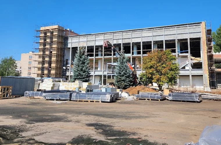 Стало известно, когда завершат ремонт «Дружбы» и «Алмаша» в Нижнекамске