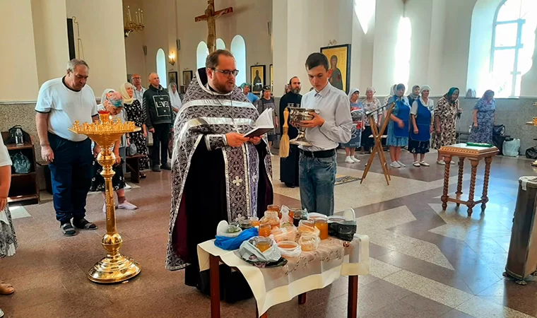 В Нижнекамске православные верующие отметили начало Успенского поста