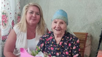 В Нижнекамске ветеран труда отметила 95-летний юбилей - НТР 24