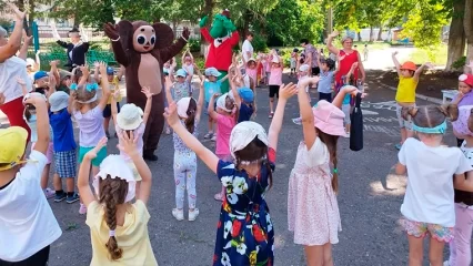 Нижнекамцы отметили день рождения Чебурашки - НТР 24