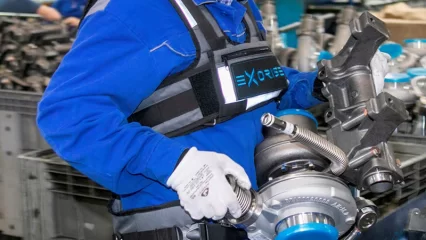 На заводе двигателей завода «КАМАЗ» испытывают экзоскелеты
