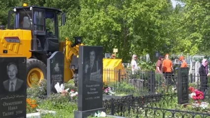 С Аллеи славы кладбища Нижнекамска вывезли 100 кубометров мусора