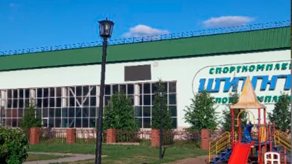 В Нижнекамске закрепили столбы, угрожавшие безопасности людей в парке - НТР 24