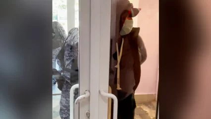 В Нижнекамске прошли учения на случай вооруженного нападения на школу - НТР 24