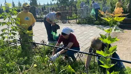 Нижнекамцев приглашают на средник на кладбище накануне Дня строителей - НТР 24