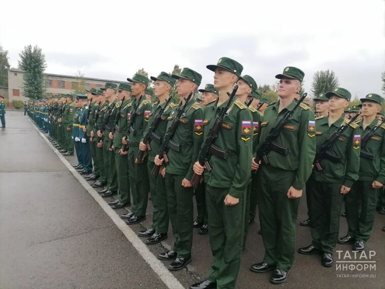 В Татарстане несколько сотен курсантов приняли присягу