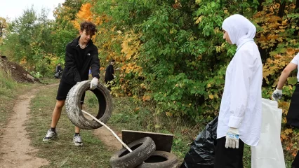 Волонтёры из Нижнекамска собрали тонну мусору на берегу Камы