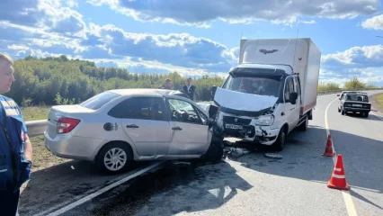 В Татарстане в ДТП на трассе погибла 18-летняя девушка