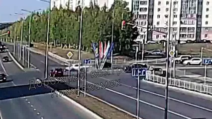 Появилось видео момента ДТП на пересечении Корабельная – Мира в Нижнекамске