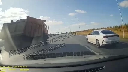 Водитель устроил ДТП на трассе Челны – Нижнекамск, пытаясь втиснуться между авто