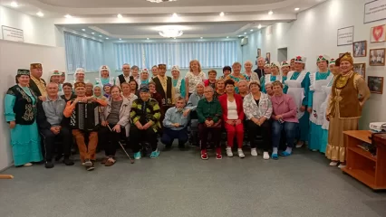 Хор ветеранов Нижнекамска выступил для нуждающихся в социальном обслуживании