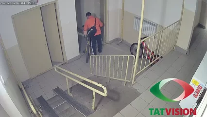 В Нижнекамске мужчина украл велосипед и попал на видео