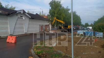 В Нижнекамске начался демонтаж павильона на проспекте Вахитова - НТР 24