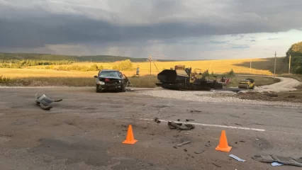Водитель иномарки погиб после столкновения с грузовиком на трассе в Татарстане