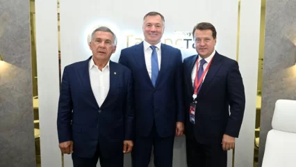 Раис Татарстана встретился с вице-премьером Маратом Хуснуллиным на полях ВЭФ