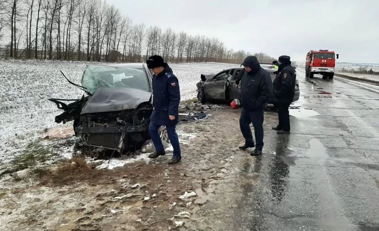В аварии на трассе в Татарстане погибла 13-летняя девочка