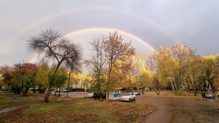 Над Нижнекамском 8 октября раскинулась двойная радуга — фото