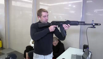 Александр Халин во время съемок материала о Дне призывника в Нижнекамске в октябре 2023 года