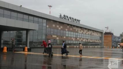 На 6 часов задержан авиарейс из Нижнекамска в Минеральные Воды - НТР 24