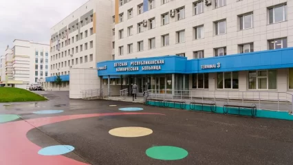 Пострадавшего при падении с высоты мальчика из Нижнекамска перевезли в ДРКБ - НТР 24