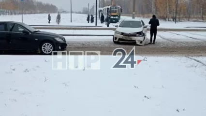 В Нижнекамске из-за ДТП встали трамваи - НТР 24