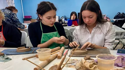 Жители Нижнекамска узнали лайфхаками по работе с глиной - НТР 24