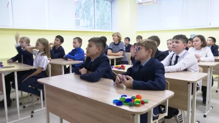 В Нижнекамске школьники и студенты создают предметы из вторсырья - НТР 24