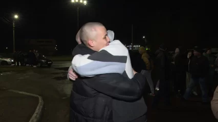 Из Нижнекамска на срочную службу отправилась первая группа призывников - НТР 24