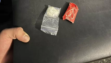 Нижнекамца в подъезде поймали с наркотиками и посадили за решетку на трое суток - НТР 24