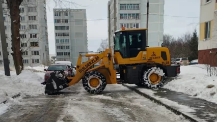 В Нижнекамске за сутки вывезли более 4,5 тысяч кубометров снега