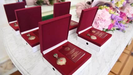 Три жительницы Татарстана награждены медалью «Ана даны – Материнская слава»