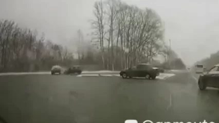 В Нижнекамске водитель устроил ДТП и скрылся, его лишили прав - НТР 24