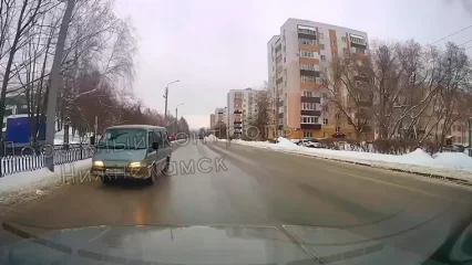 Невнимательный водитель создал аварийную ситуацию в Нижнекамске