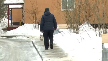 В Нижнекамске жильцы дома указали на бездействие УК в очистке тротуаров ото льда