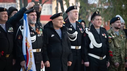 В Нижнекамске прошёл праздничный митинг ко Дню морской пехоты