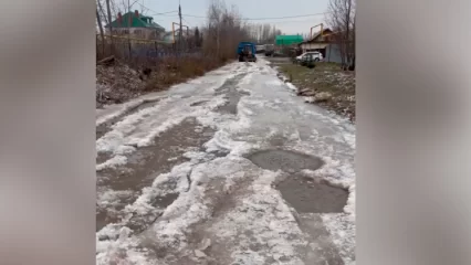 Посёлок Строителей в Нижнекамске из-за порыва превратился в ледяное бездорожье