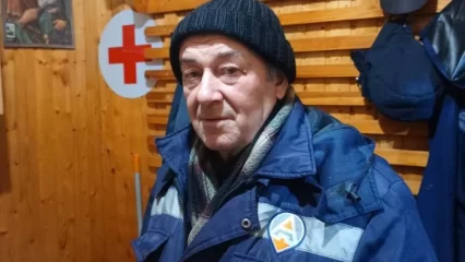 В Альметьевске работник МУПа спас ребёнка, который провалился под лёд