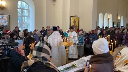 В Нижнекамске проходит прощание с Викторией Зубаревой - НТР 24