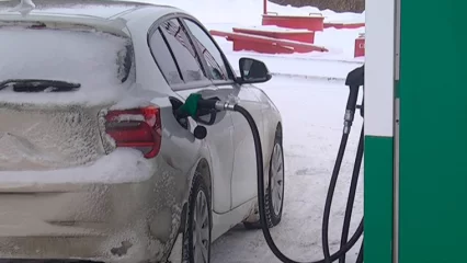 В Татарстане немного упали цены на бензин