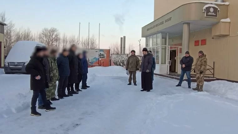 Нижнекамск 5 декабря отправил на СВО еще 8 контрактников