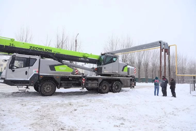 На двух улицах Нижнекамска демонтировали неиспользуемые эстакады трубопроводов