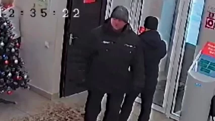 Нижнекамские полицейские ищут мужчину в чёрной одежде - НТР 24